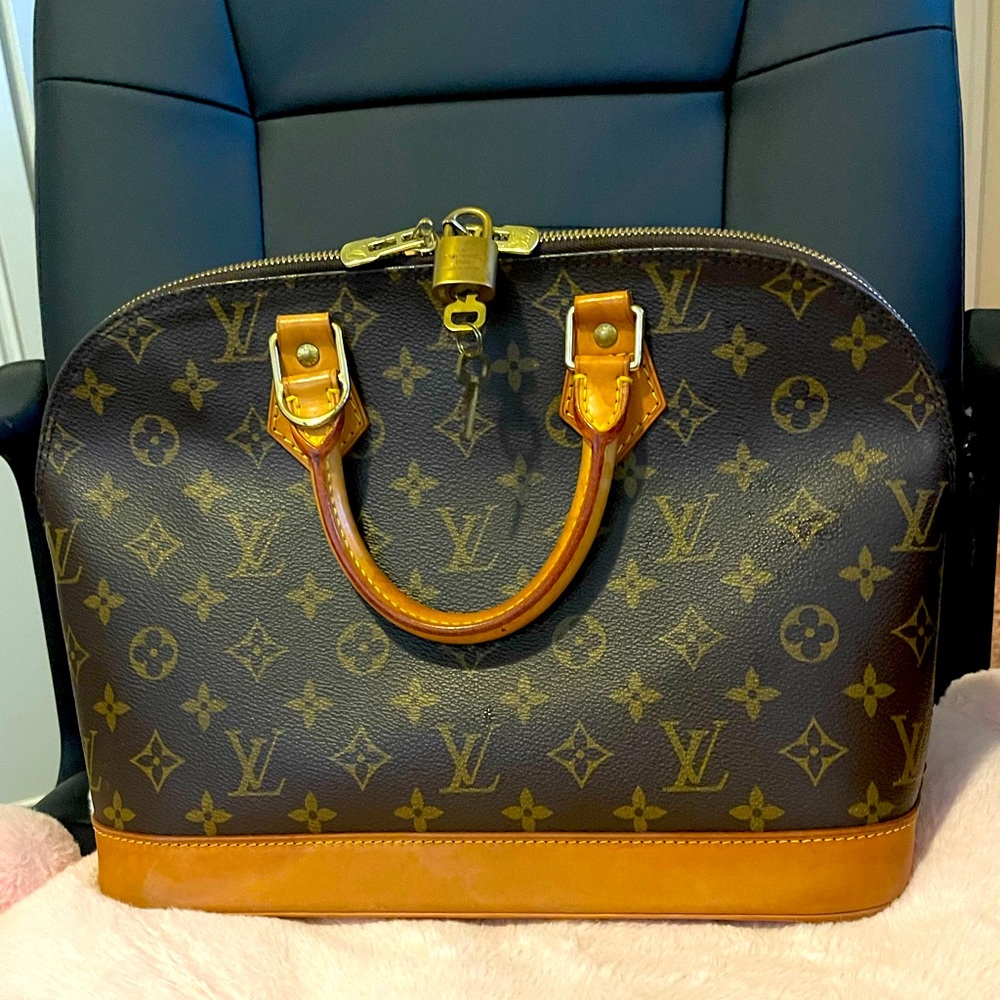 Louis Vuitton Alma ❌❌❌ SOLD❌❌❌❌